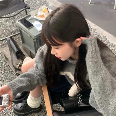 一个悲伤而美丽的世界海报